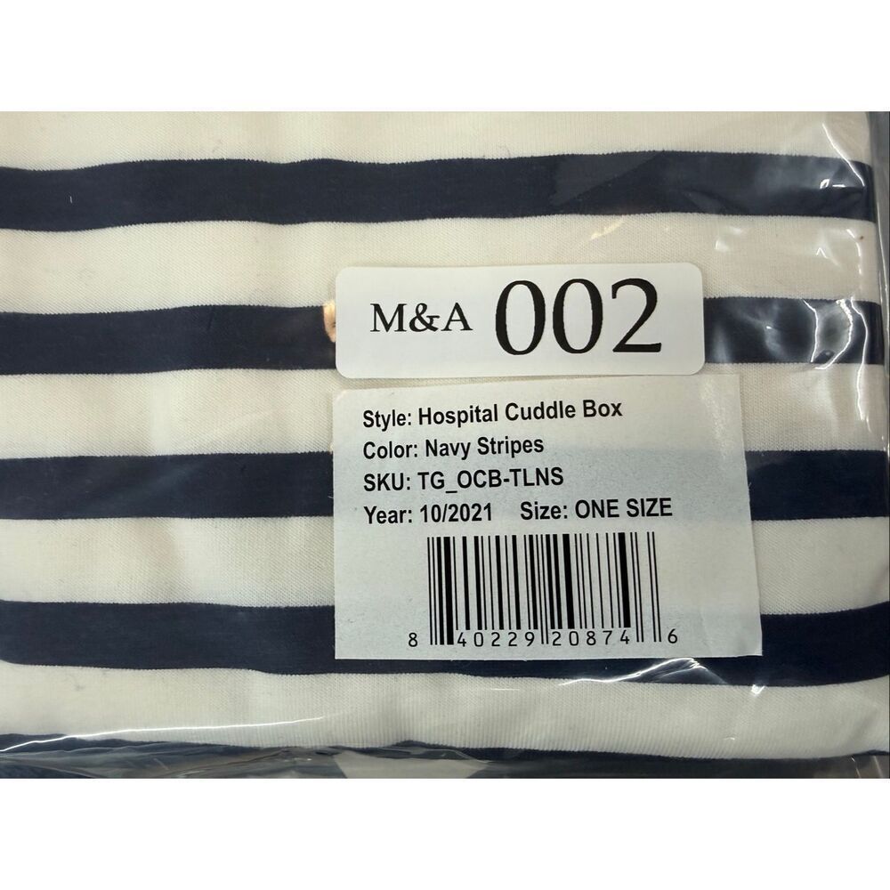 NWT Monica and Andy Newborn Baby Boy Hospital Cuddle Box - Navy Stripes - Receiv - Picture 4 of 4